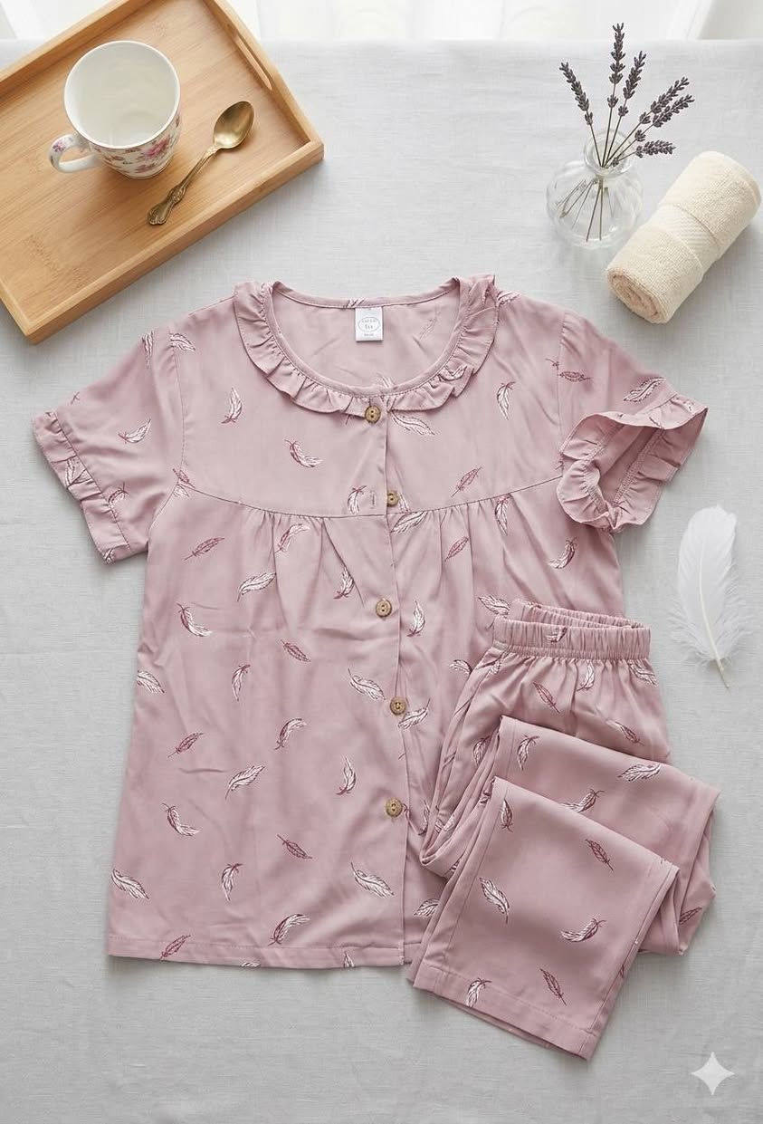 : تدللي براحة القطن وبأفضل سعر! 😍
​تراكات نسائية قطنية 100%، خامة ناعمة وتصاميم تجنن تناسب البيت والراحة.
​سعر القطعة: 10 آلاف دينار فقط.
​🔥 العرض الأقوى: 3 قطع بـ 25 ألف بس! (وفري 5 آلاف واكشخي بـ 3 ألوان).
​📍 متوفرة بعدة ألوان ومقاسات 😘
الجميع @إشارة


**إذا كنت صاحب هذا الإعلان وتريد حذفه لأي سبب، رجاءا أرسل رسالة إلى الدعم الفني**