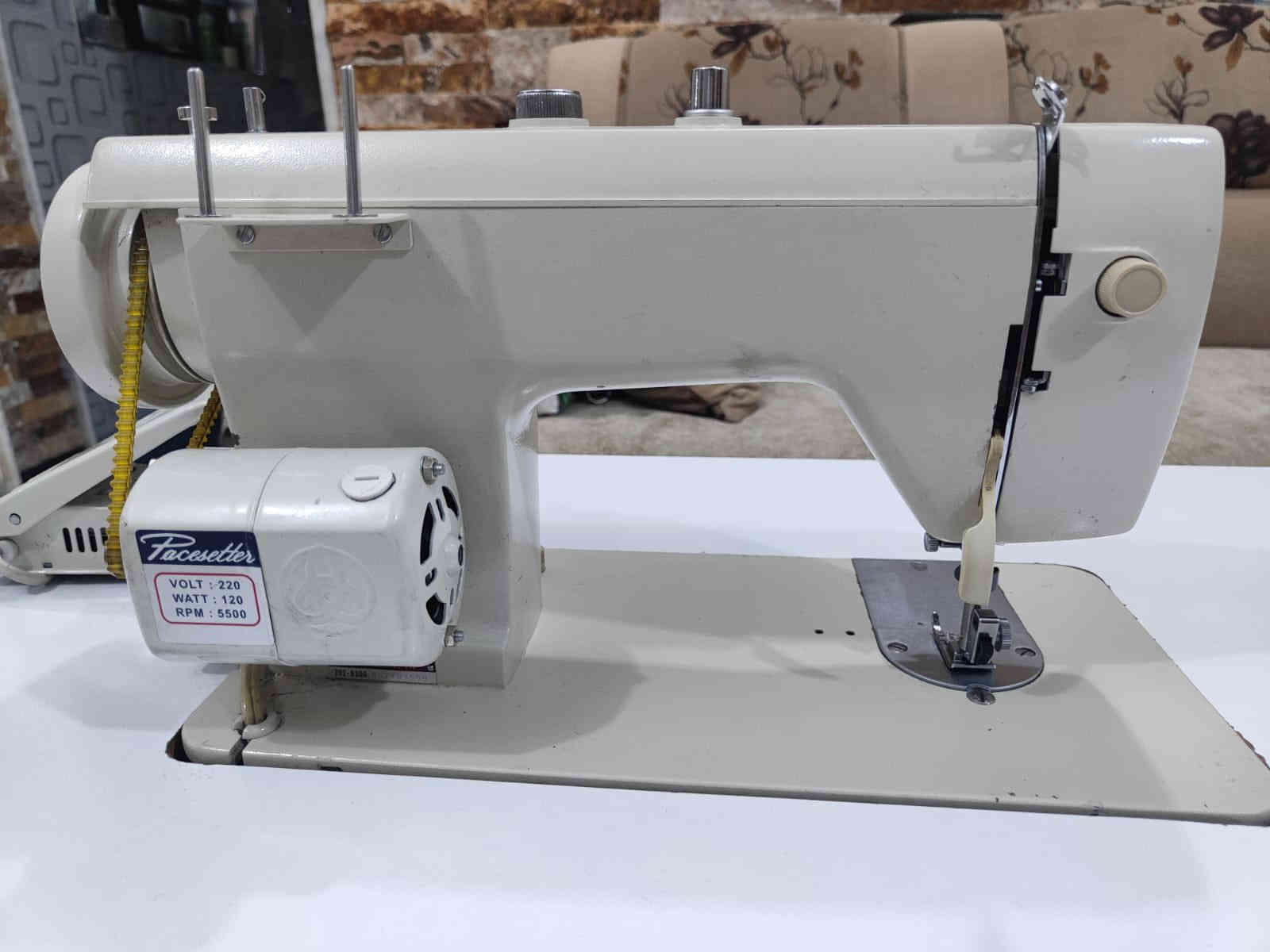 مكينة خياطة نوع براذير ياباني نظيفة جداً استخدام قليل 👍
مع ميز ارضي قياس ٥٠*١٢٠ سم
سعر ١٩٠ الف 
مكاني كربلاء
للتواصل 
‭٠٧٧١ ٦٧٥ ٨١٧١‬
