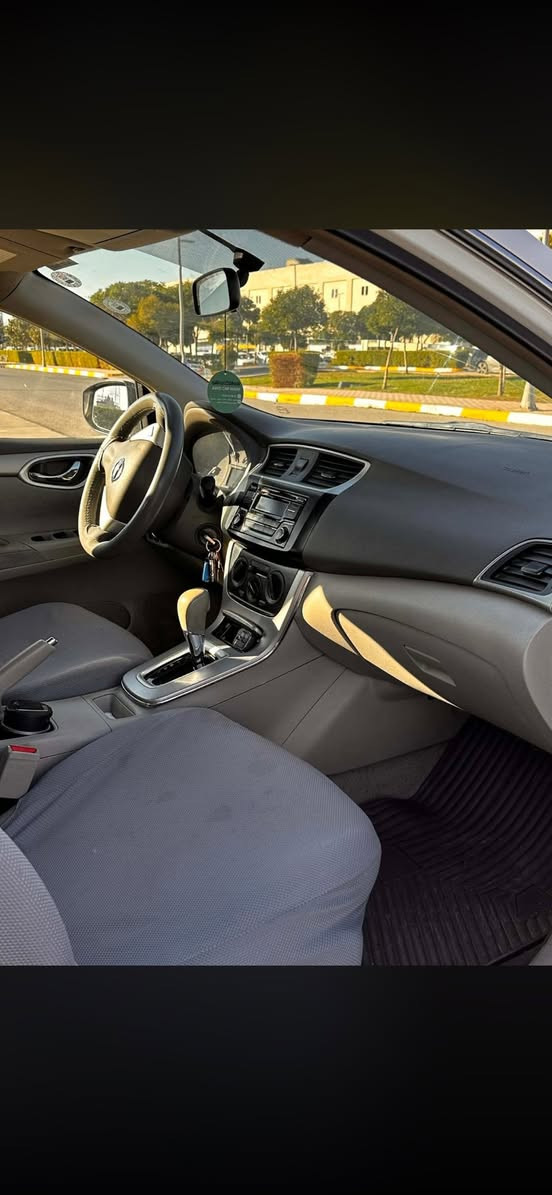 Nissan SINTRA 2018 خەلیجی
پشت و پێش کەپس  دوو پارچەی هەیە چاملغ و بۆنیتەکەی کەمەک قۆپی هەیە هەزە  و سەنەوی هەمووی نوێیە  تایە و ویلی نوێی لەسەرە سەحری 112$ مەجال ***********
