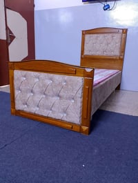 تخت خشب عراقي • مستخدم شهرين • ٢١٠×٩٠