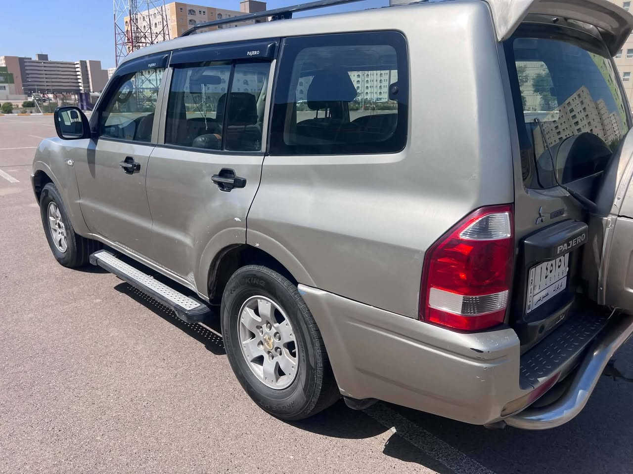 السلام عليكم باجيرو موديل 2003 رقم كركوك انكليزي مشروع وطني مكينه 6 سلندر 3000  مصبوغه حزام جماليه حادث جاملغ ايمن ماواصل شواصي او لغد 
كير اوتو دفع رباعي بس لاغين الدرايم شفتات الاماميه تبريد 3 قطع شغال كهربائياتهه كلهه شغاله بيهه فقط مشط الاستيرن بي نضوح دهن قليل للبيع او المراوس السعر 82 وبيهه مجال ***********
