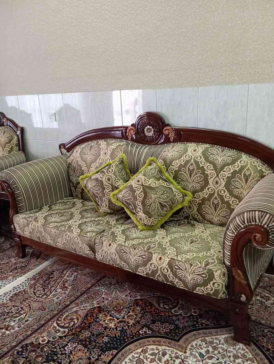 Bo froshtn
L نرخى 2وه ره قه
تاقمى ميوانه كه4 و ه ره قه بئ عه يبه 
مشته رى تيل بكه
***********
