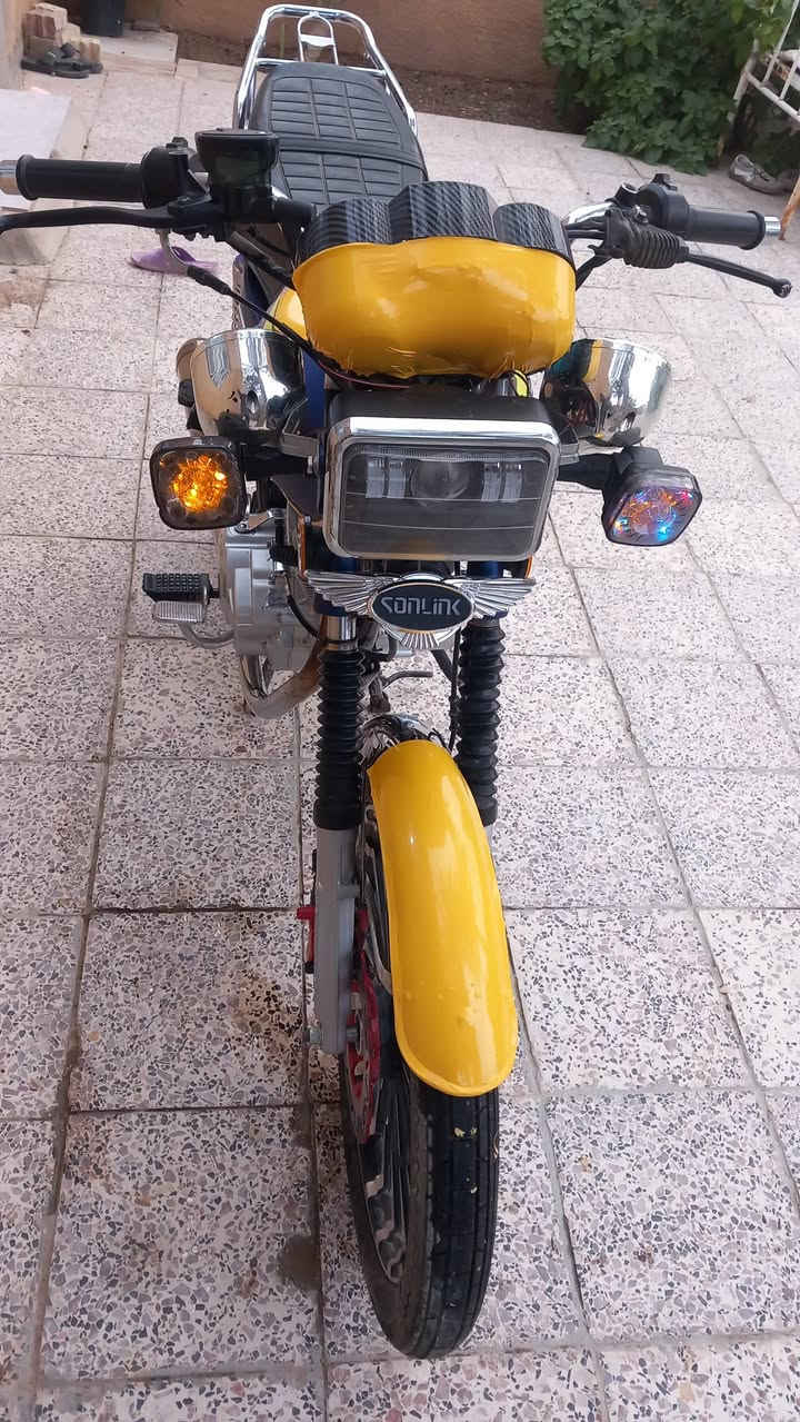 السلام عليكم دراجه سيفان موديل 25 اوراق كورتونيه ديالى الخالص 
السعر 800 وبيه مجال 
ارقم ***********
