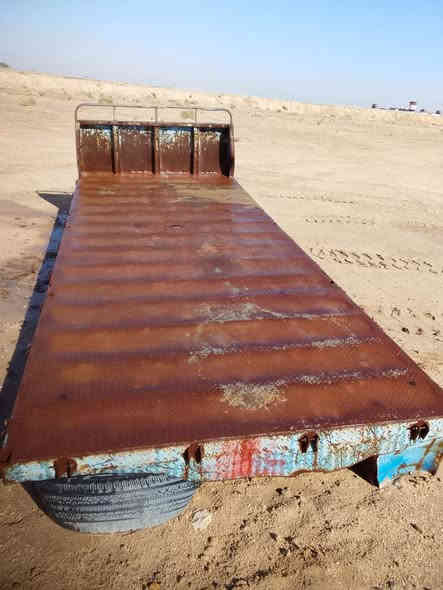 السلام عليكم 
صطحية للبيع نضيفة 
الطول والعرض داخل موجود صور 
#السعر 2,750 وبيه مجال اي ستفسار رقم 
*********** المكان كربلاء
