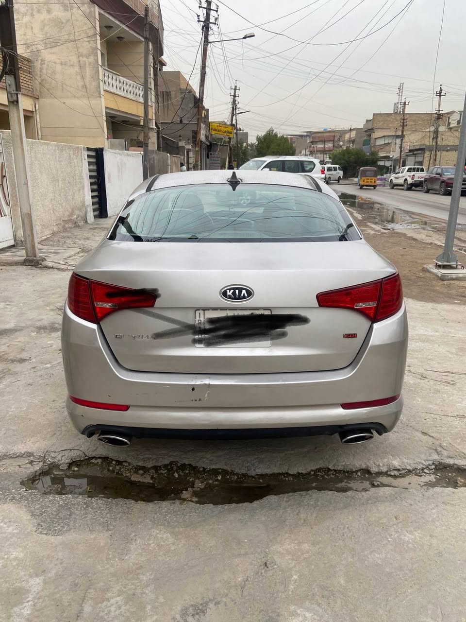 السلام عليكم
سيارة اوبتما للبيع موديل 2011 وارد امريكي الحادث بالدواسة الخلفية فقط المحرك 2400 نظيف وتخم تايرات نظيف والتبريد شغال رقم بغداد وباسمي جاهزه للتحويل مباشرتا السعر 95 ورقة للاستفسار الاتصال على رقم ***********
