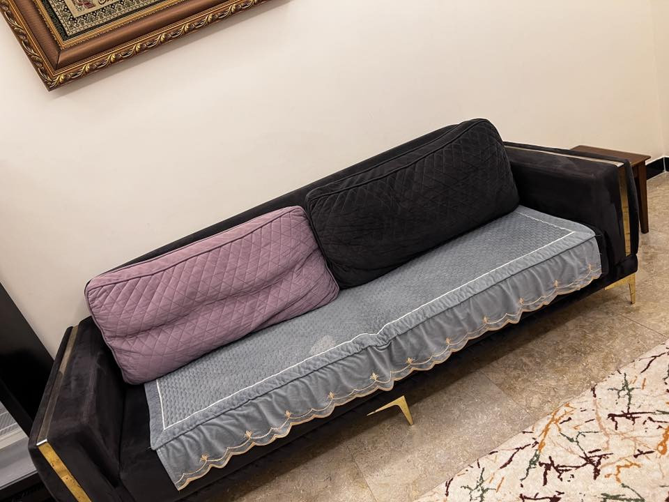 اثاث للبيع.
تخم تركي ٨مقاعد سرير 
          تخم ١٠مقاعد زان مصري 
       غرفه نوم تركيه ١١قطعه  سرير مخزن 
للاستفسار ***********
