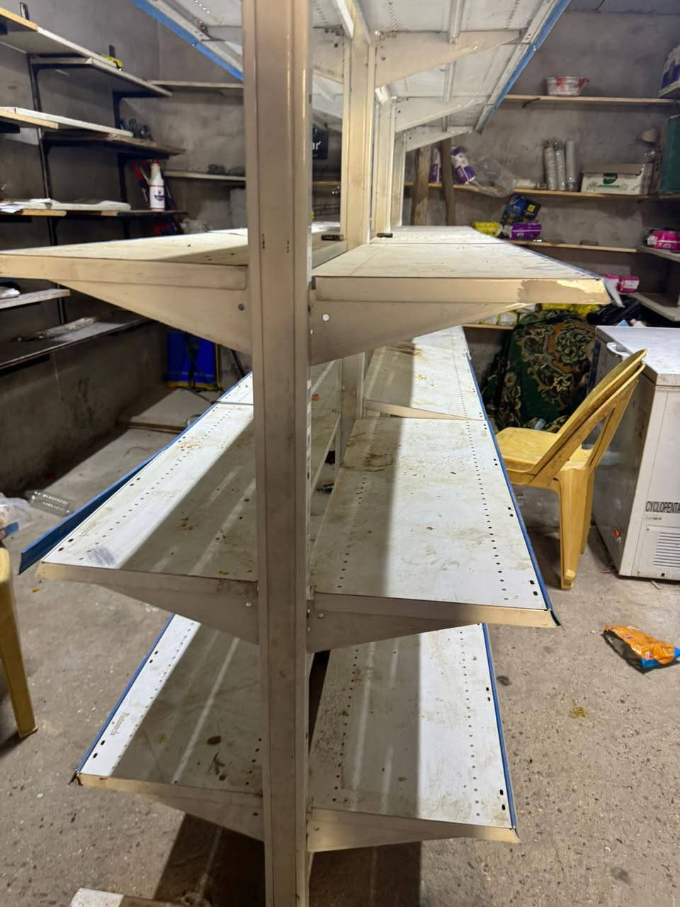 عارضه وسطيه للبيع
الارتفاع 2 متر و نصف
الطول 3 مت
لتواصل ***********
