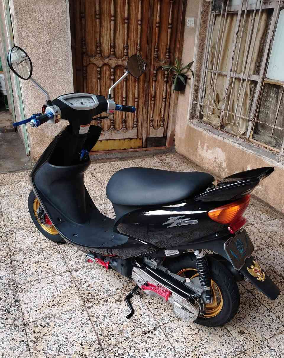 عصفوريه سبايزر رياضي مجنح
سرعه 60 
دراجه جاهزه مابيها اي نقص
كفرات جدد تجاري تايون
مكينه ناعمه شلعه معدل
كهربائيات كلها شغاله
بريك امامي وخلفي تأيرات اصليه جدد
ستاند تعليك وستاند جانبي
قفل ستيرن وقفل جنطه
السعر/ 650
مكاني بغداد حريه
***********
