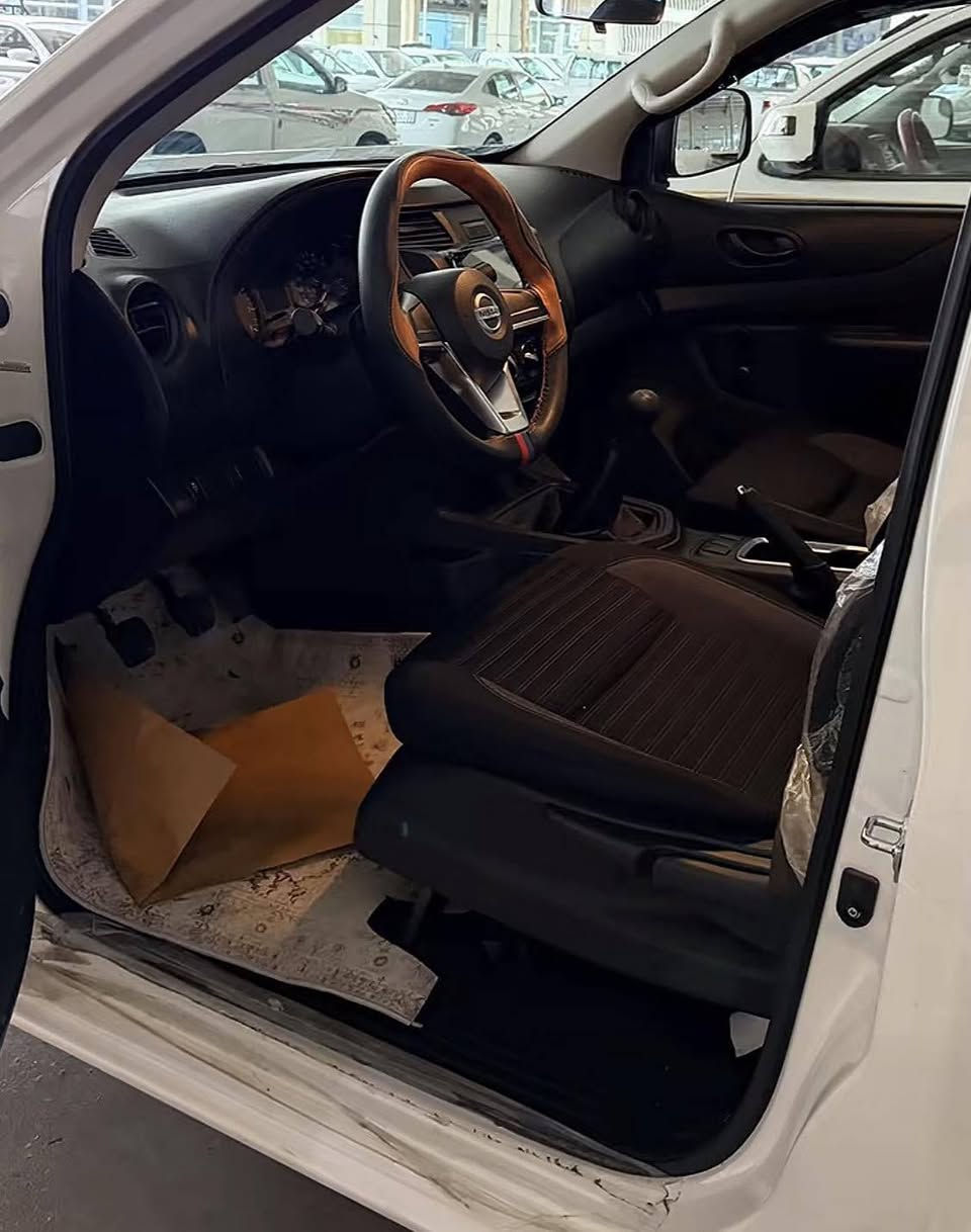 نیسان نافارا 2023 (تاک) - زۆر پاک و بێ مەسرەف
​تایبەتمەندییەکانی ئۆتۆمبێلەکە:
​مۆدێل: 2023.
​ڕۆیشتوو: تەنها 3 هەزار کیلۆمەتر (سفر لای خۆم بووە).
​مەکینە: جەلالی عەداد (زۆر پاک و بێ کێشە).
​ڕەقەم: هەولێر (ڕەقەم باریک)، بەناوی خۆمەوەیە و بۆ بەیانی وەرگەڕاندنی بەناو دەکرێت.
​تێبینی و تایبەتمەندییەکان:
​ناوەوە: شاشە، کامێرا، حاسە، جامەکان عادی (دەستی).
​دەرەوە: ناو بۆدی تازەی بۆ بەستراوە.
​باری جەستە (Body): تەنها یەک پەڵەی زۆر بچوکی هەیە (بەقەد پێنجەیەک) لەسەر سەقفی، ئەویش کاتی داگرتنی بە ڕافیعە کەمێک سوبوغی هەستاوە، جگە لەوە هیچ لێدران و کێشەیەکی نییە.
​حاڵەت: ئۆتۆمبێلەکە زۆر بێ مەسرەفە و تەنها دوو مانگ لێخوڕدراوە، دواتر ڕاگیراوە
سعر190 مەجال أربيل, العراق


**إذا كنت صاحب هذا الإعلان وتريد حذفه لأي سبب، رجاءا أرسل رسالة إلى الدعم الفني**