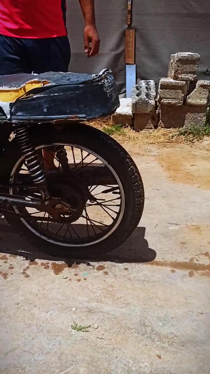 السلام عليكم ورحمه الله وبركاته
دراجه اربعه قير كلك شغاله نص هندر مثل ما موضح بالصورة ابيع كوم حديد 125 بيها مجال كربلاء الحسينيه 
***********
