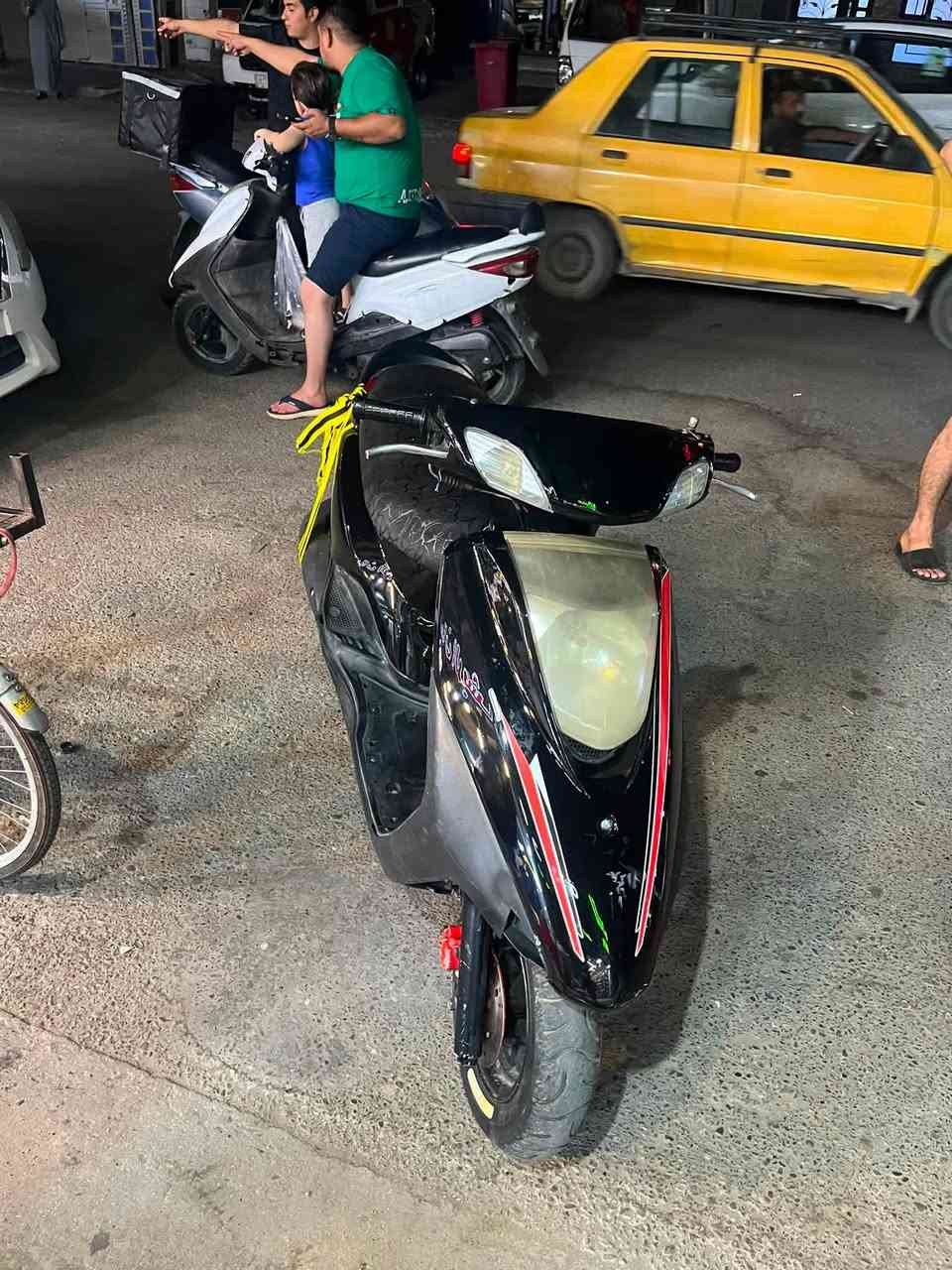 بريز للبيع رادله لحيم الصالنه وسلف موجود بصندوك ومكينه بلاديه العنوان بغداد السعر 425 وبيه مجال ***********
