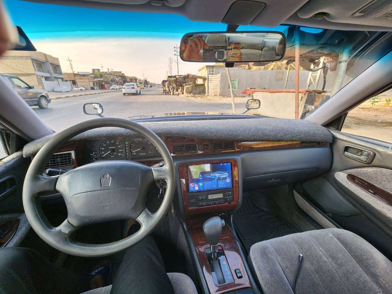 السلام عليكم راس الثور تكم  موديل 97 سياره مكينه وكير وحداديه سياره جديده ونضيفه رقم جديد سنويه ل 2030 مصبوغه عام لجماليه مكفوله من لكص بيها ضربه خفيفه بل تكمه تجي تشوفها شوف العين وبخدمتكم السعر 90 ورقه مكان السياره النجف الاشرف رقم الهاتف ***********
