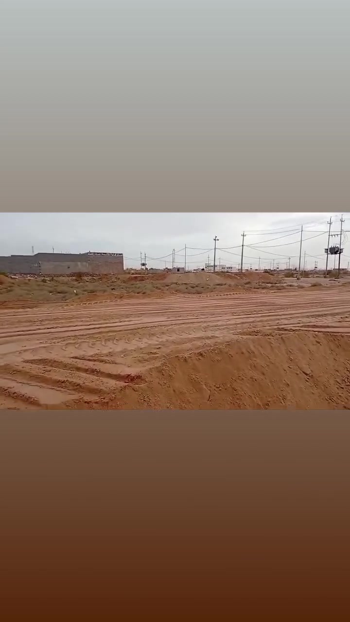 عرصه للبيع مضلوم مدينه النجف ناحيه النور طابو صرف باسمك مباشر الجهه اليمنه ١٠٠م يم المدرسه بل الخدمات يمها ماء وكهرباء وبيوت منطقه بيه سكن الاتصال ***********م
