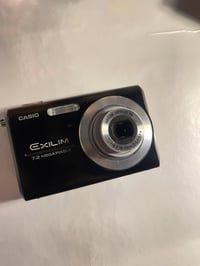 كاميرا كاسيو • صنعة يابانية • توصيل متوفر