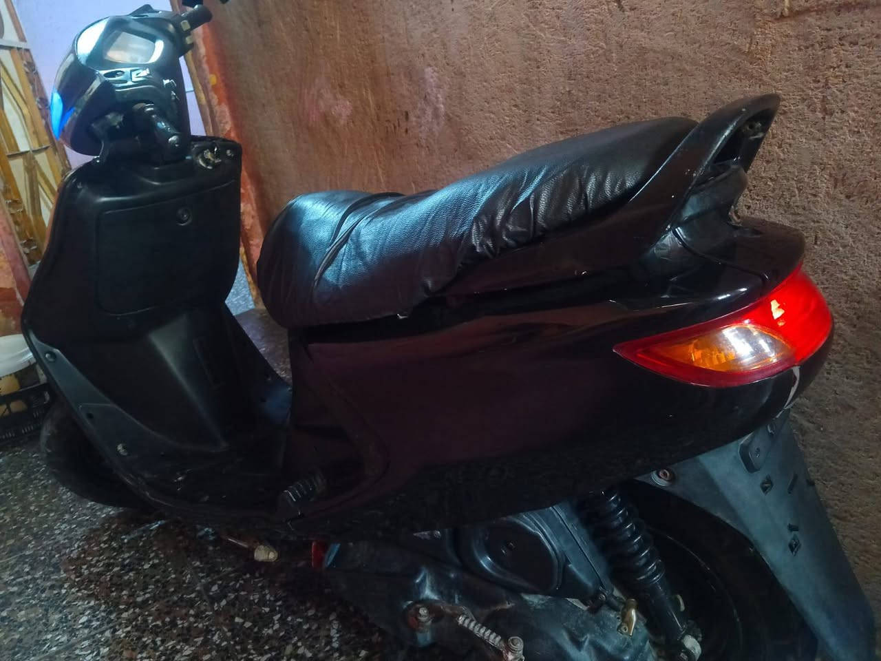 السلام عليكم دراجه فراشه شغاله الكهربائيات شغاله نقصها بس شوته السعر 350المكان البصره الحيانيه شارع الامام موسى الكاظم رقم***********
