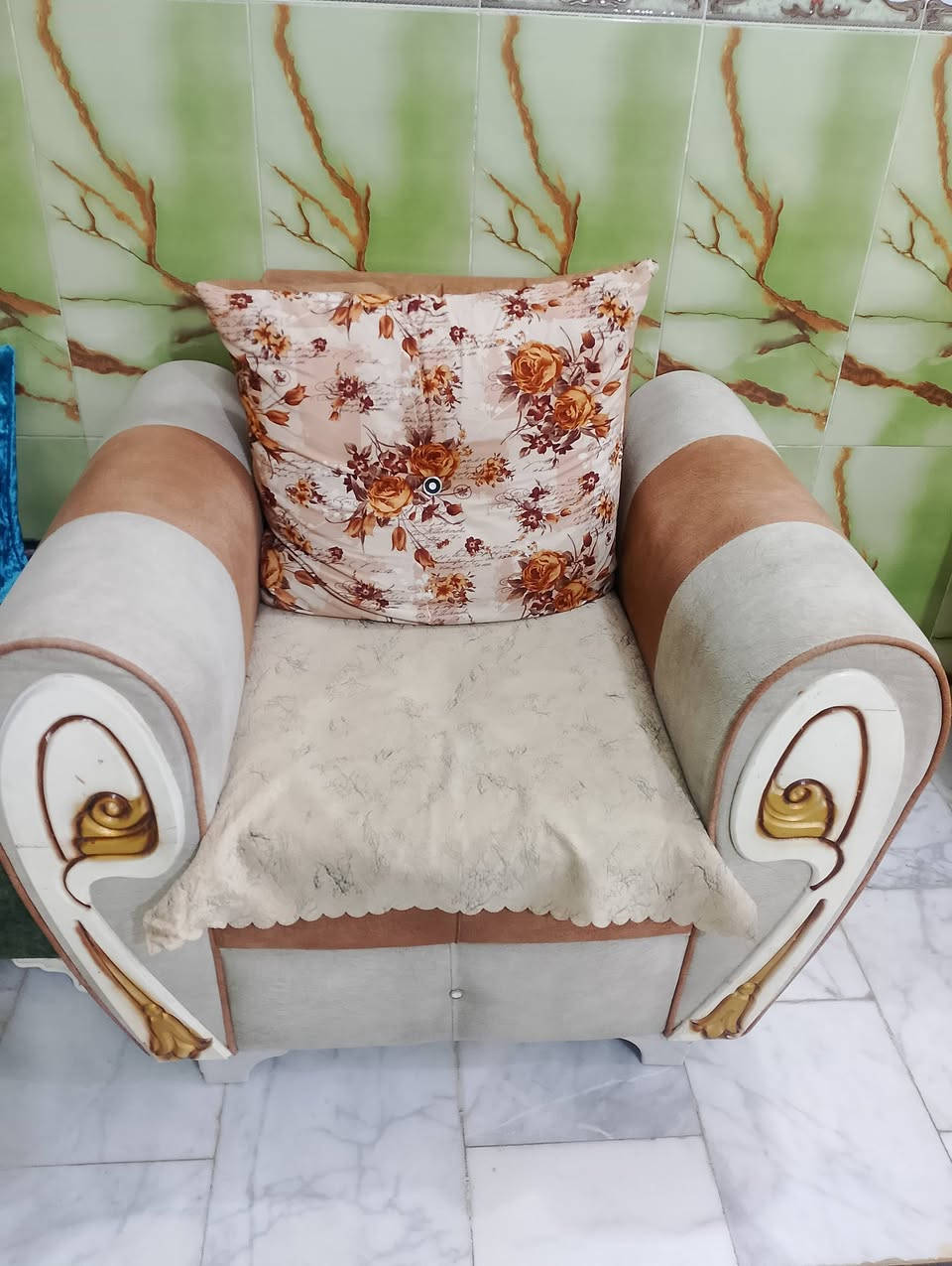 سلام عليكم تخم تركي 10 مقاعد ب300 وبيه مجال مكان شطره
***********
