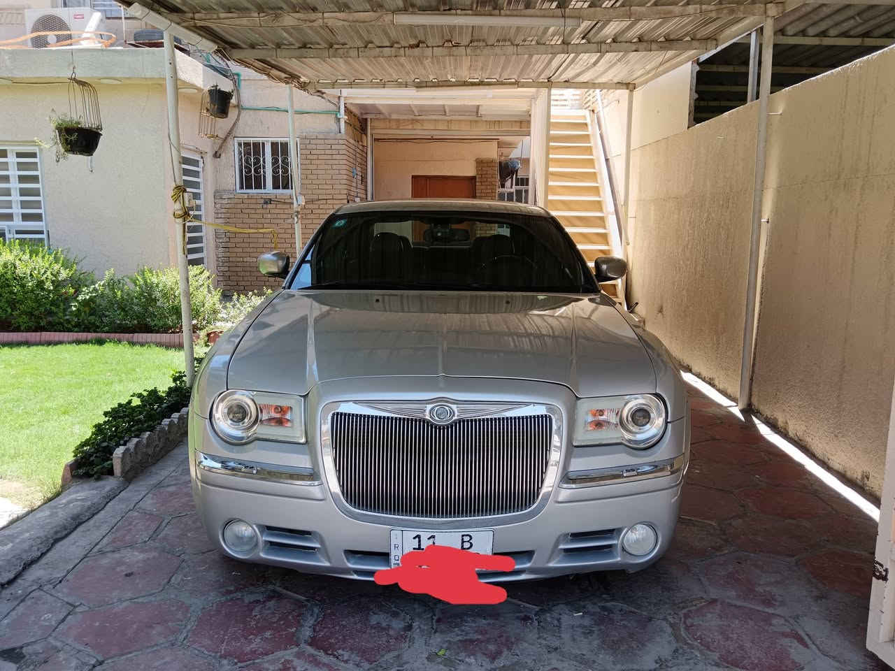 السلام عليكم اوباما 2010 فول مواصفات محرك 5700 هيمي سيارة جاهزة من كل شي وبدون أي نقص مكينه كير تبريد كله تمام كهربئيات صدر كله جيد بسمي سنويه ال 29 هزه فحص جديد مكاني بغداد البلديات السعر 100.  وبيه مجال بسيط *********** احمد اخوان السيارة بيه صبغ عام @إشارة
