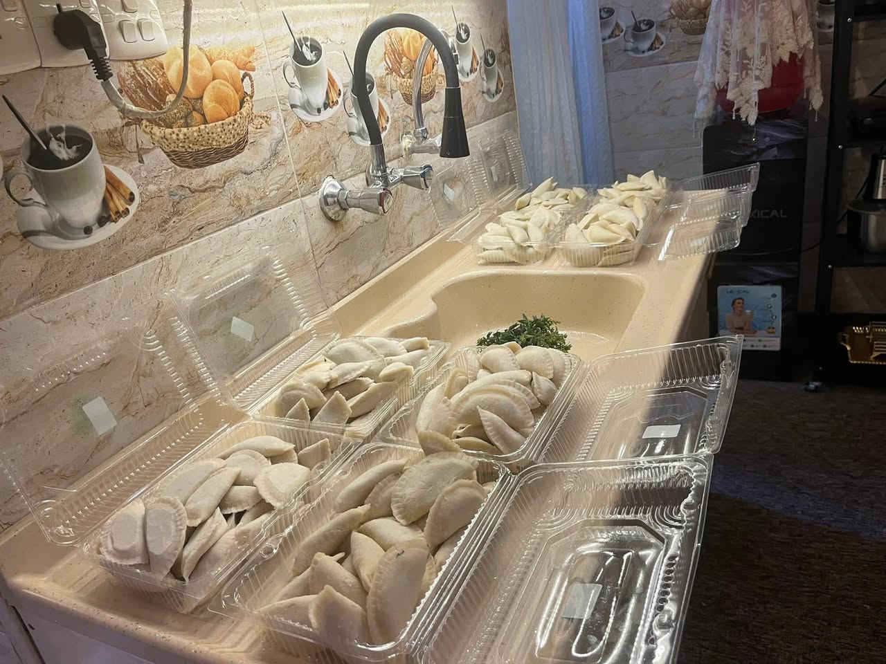 يتــوفر تجهيزات بيتـيـه ..
بالحم العجل العراقي ...
بورك ..نوعين ورقي ...او عجينه بيتيه ...او سنبوسه 
كبـه تمن حلب
كبـه برغل 
كبه بتيته چاب
كبـاب عروگ
لحم بعجين 
يتوفر توصيل كرخ رصافه 
***********
