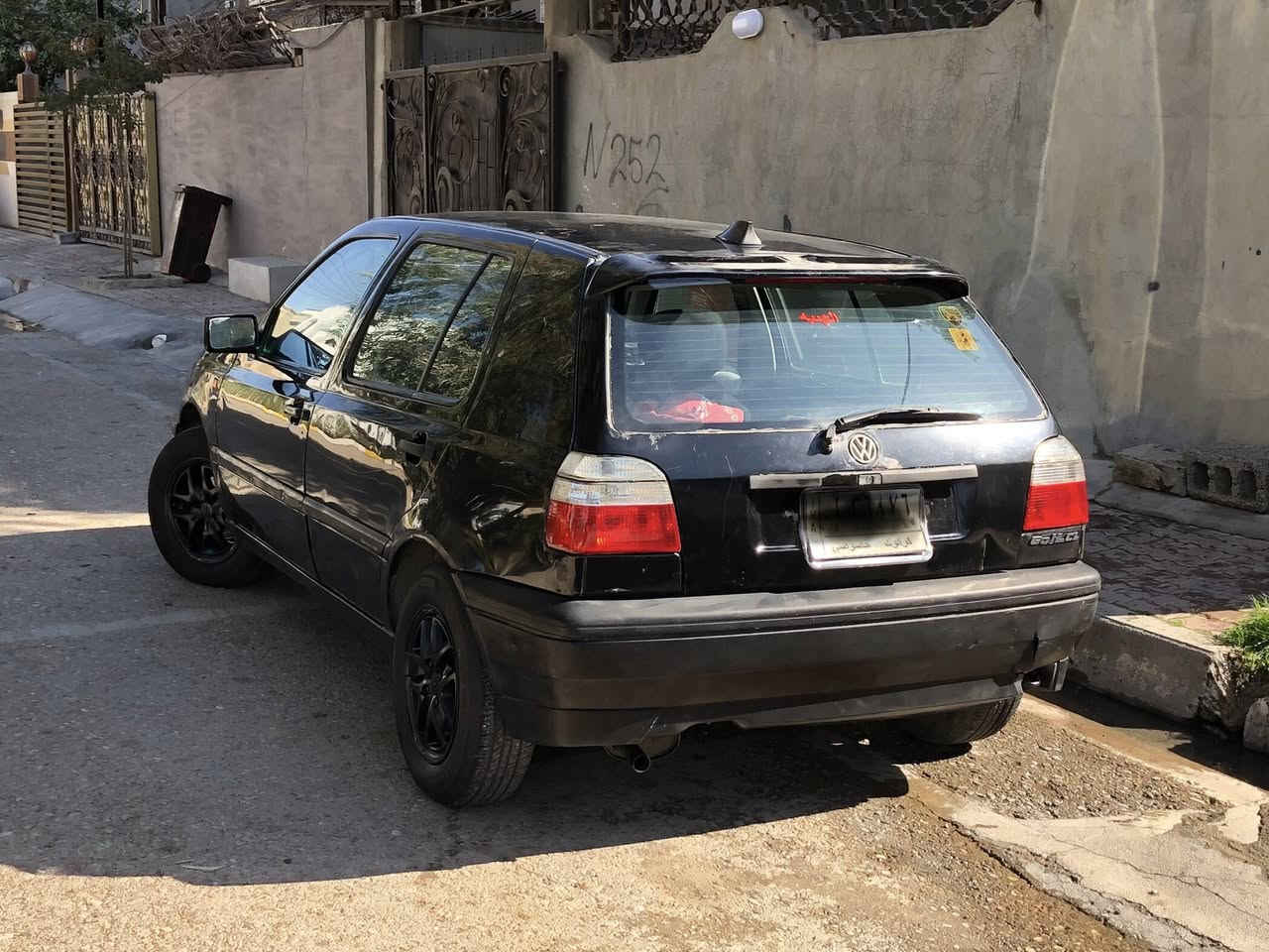 كولف ٩٢
بدون صبغ بلاد 
تحويل مياشر 
بيها بطاقه بانزين 
سعرها ٤٠ وبيها مجال 
محرك ١٨٠٠
تاير جديد بدون ضربه


**إذا كنت صاحب هذا الإعلان وتريد حذفه لأي سبب، رجاءا أرسل رسالة إلى الدعم الفني**