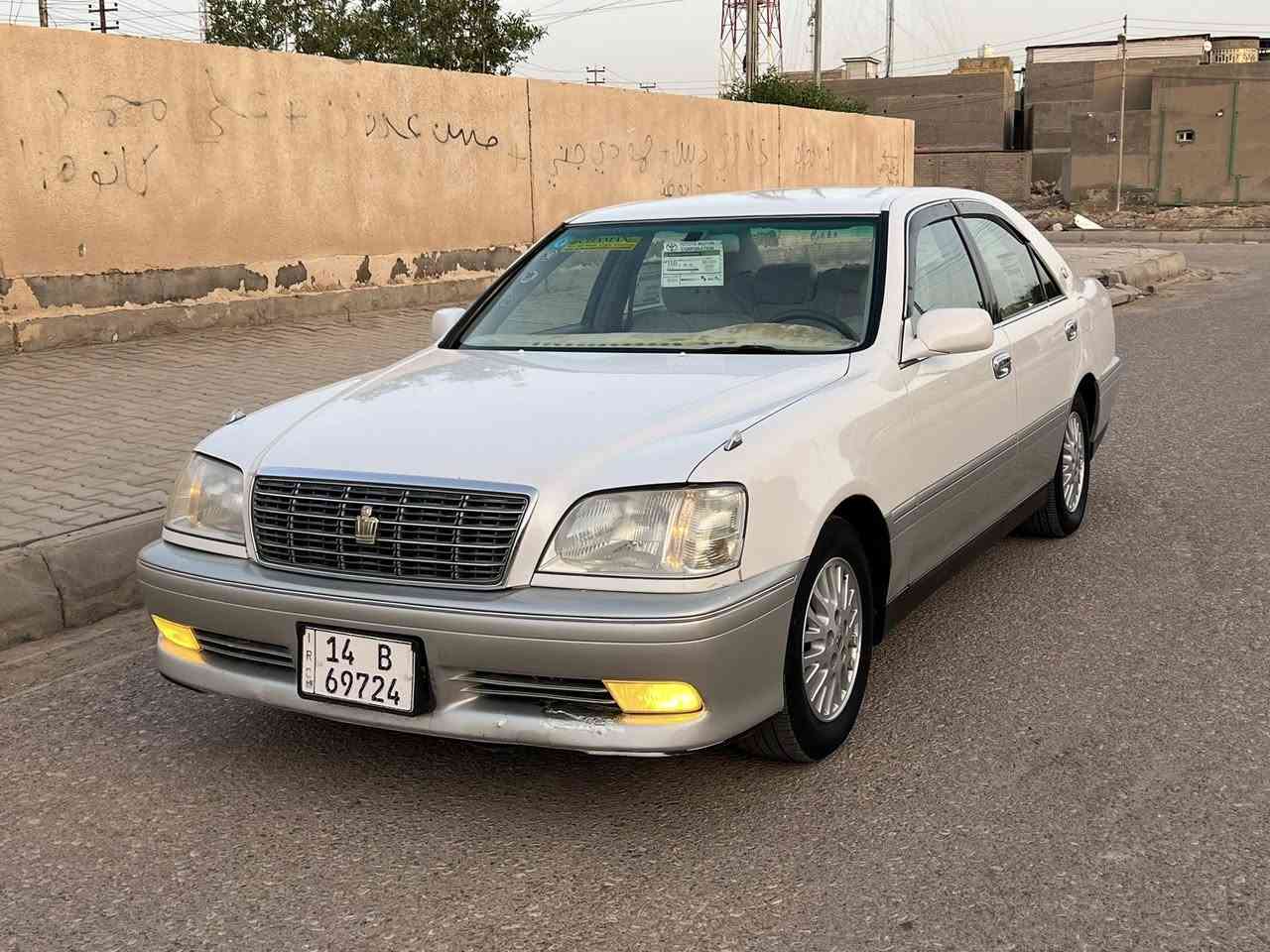 سلام عليكم ملكه موديل 2000 اصل.  تسجيل جديد. مزاد كمركي. رقم بصره دولي شرط التحويل هزه جديده سنويه ل٣١. مكفوله من الضربه. والنقل الجثه. سياره كصه جنطه. سياره جاهزه من كلشي تخم تاير مكينه وكير فيفيتي ابو لكلاص مكفولات. تبريد ثلج. حداده جديده. سياره اي نقص ما بيها. جاهزه من كلشي. 
شغلها درجه أولى   سياره مال جناي كلش حلوه دكمتين السياره 

مكاني البصره القرنه 
لاستفسار 
السعر ٩٣ وبيها مجال 

0772 951 6559
