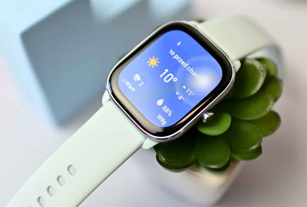 Amazfit GTS 4 Mini
ساعة امازفت الأصلية (من منظومة Zepp التابعة لشاومي).
(جديدة لوك بجياس الشركة متوفر قطع محدودة جداً)
 ساعة أصلية تمنحك جودة اعتمادية طويلة الأمد، بمميزات تميزها عن الساعات المقلدة والضعيفة.
🔍 أبرز المواصفات والمزايا التقنية:
🔋 بطارية فائقة الصمود: تعمل حتى 15 يوماً من الاستخدام النموذجي بالشحنة الواحدة، لتنسى عناء الشحن اليومي تماماً.
📺 شاشة AMOLED مذهلة: شاشة عالية الدقة بحجم 1.65 بوصة تضمن وضوحاً فائقاً للألوان حتى تحت أشعة الشمس المباشرة، مع تصميم مربع عصري وإطار معدني من الألمنيوم النقي.
📍 نظام GPS مدمج: تتبع دقيق للمسارات والأنشطة الرياضية عبر 5 أقمار صناعية، دون الحاجة لحمل الهاتف أثناء الجري أو ممارسة الرياضة.
🩺 رعاية صحية متكاملة: مراقبة مستمرة على مدار 24 ساعة لمعدل نبضات القلب، ومستوى أكسجين الدم (SpO_2)، ومستويات التوتر، بالإضافة إلى تحليلات دقيقة للنوم.
💧 مقاومة تامة للماء: بمعيار 5 ATM (تتحمل الضغط حتى عمق 50 متراً)، مما يجعلها مناسبة تماماً للسباحة والاستخدام اليومي تحت المطر.
🪶 وزن خفيف وتصميم مريح: بوزن 19 غراماً فقط، تمنحك راحة تامة طوال اليوم أثناء العمل أو النوم.
#ساعات_ذكية #ساعة_ذكية #ابل #ايفون #ساعة بغداد, العراق


**إذا كنت صاحب هذا الإعلان وتريد حذفه لأي سبب، رجاءا أرسل رسالة إلى الدعم الفني**