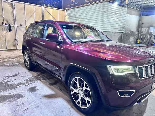 سلام عليكم جيب كراند شيروكي ليمتد 2019 فول مواصفات بدون جكات داخل بيجي سيارة حادثها خلفي  كص جاملغ الخلفي مصبوغة عام توحيد لون السعر ٢٠ وبيهة مجال رقم ***********
