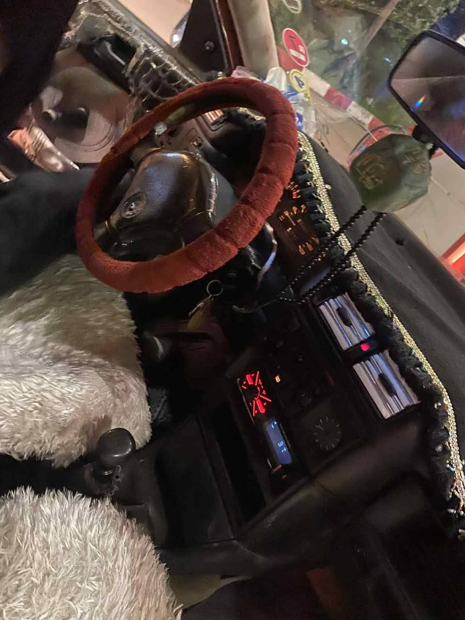 Opel 1992
بەناوی خودای گەورە ئەم ئۆپڵە بۆ فرۆشتن سبوخ عامە بۆ جوانی  ویل ببیئس چوار تایەی نوئی لە ژئرەتازە بۆم بەستوە  ئارم سلئمانی  بەشەرتی خرامە زۆر جوانە خاوئن مایتەوە یی مەعرەز نیە ماڵی دۆستە دەحمو بئلئدراو  ی نیە تەقەو رەقە بە شەرت  سلایت  کارەباهی بە شەرت   مەکینە  18 ی مەرخوب دینار مەسروفی نیە  داوای٣٤ معامەلە ی لئ دەکەم  *********** وەتسئاپ
