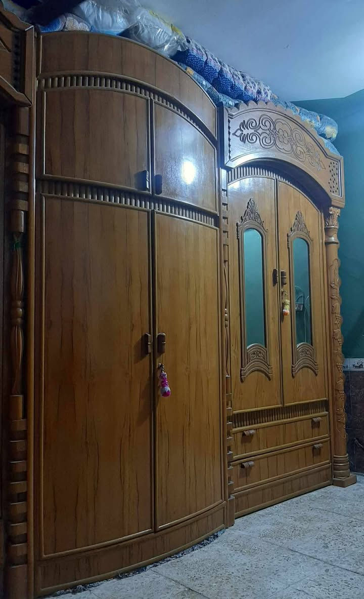 السلام عليكم غرفة اللبيع الي يريده يراسلني خاص شوية ميز المراية بي حرك والكنتور بي شخابيط


**إذا كنت صاحب هذا الإعلان وتريد حذفه لأي سبب، رجاءا أرسل رسالة إلى الدعم الفني**