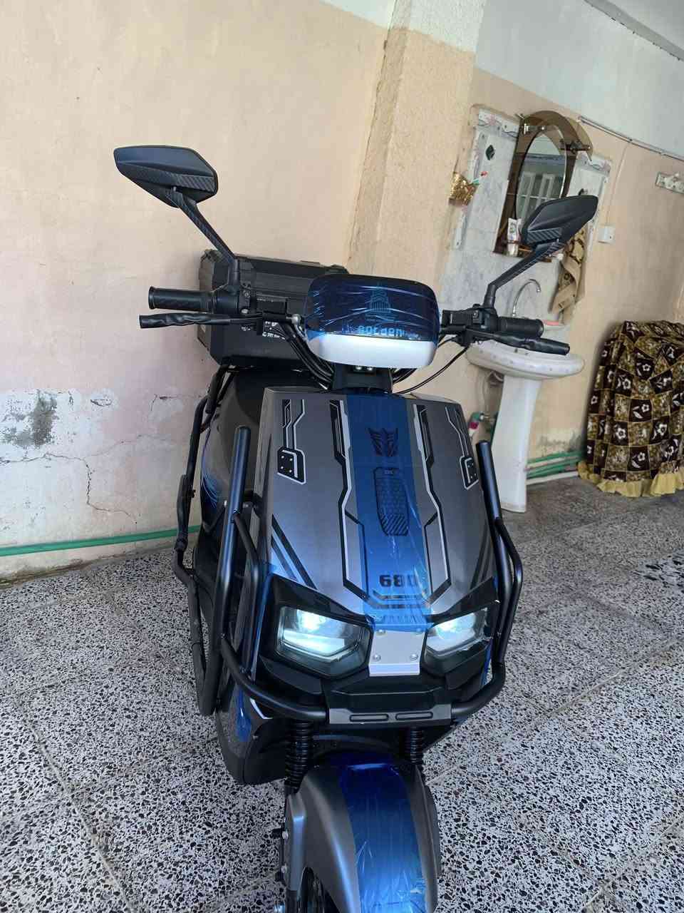 السلام عليكم موطور شحن شخط واحد مابي 6بطاريات شرط الفحص   تفحص يالا تأخذ لايت زينون عالي ناصي بصمتين سويجين  السعر 575وبي مجال مكاني رمادي تأميم قادسيه الأولى للاتصال ***********
