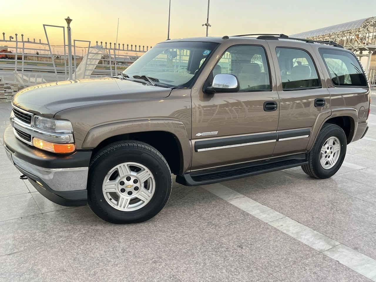 سلام عليكم تاهو بتره مديل 2004 اصل كفاله من النقل جثه وضربه ولكص ولعيب الشرعي  بيه صبق حزام فقط رقم كركوك نكليزي مشروع وطني سنويه مجدد 30 تحويل ثاني يوم مكينه 5300 كير 700 جدد تخم تاير تبريد ثلج حداديه جديده السياره جاهزه من كلشي السعر 140 رقم الهاتف *********** العنوان البصره
