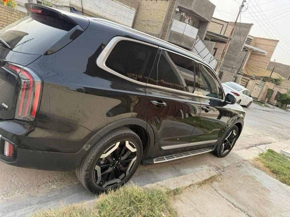 KIA TELLURIDE
كيا توليراد فول مواصفات EX 
برستيج
موديل 2023
رقم بغداد الإنكليزي 
حادثة جاملغ سايق الأمامي فقط وبيه بارد بجاملغ الخلفي
لون اسود 
فتحة سقف 
مري شفط
اشاير بلمري
رادر امامي خلفي 
اربع تحكمات 
كشنات Vip منفصل سبعه راكب 
اربع وضعيات قياده
قبق جنطه كهرباء 
كشنات جلد +كهرباء 
شاحن لاسلكي 
ويل اسود كروم
ماشيه40كم 
سياره نظيفه جداً   
السعر اتصل 
***********متوفر واتساب
