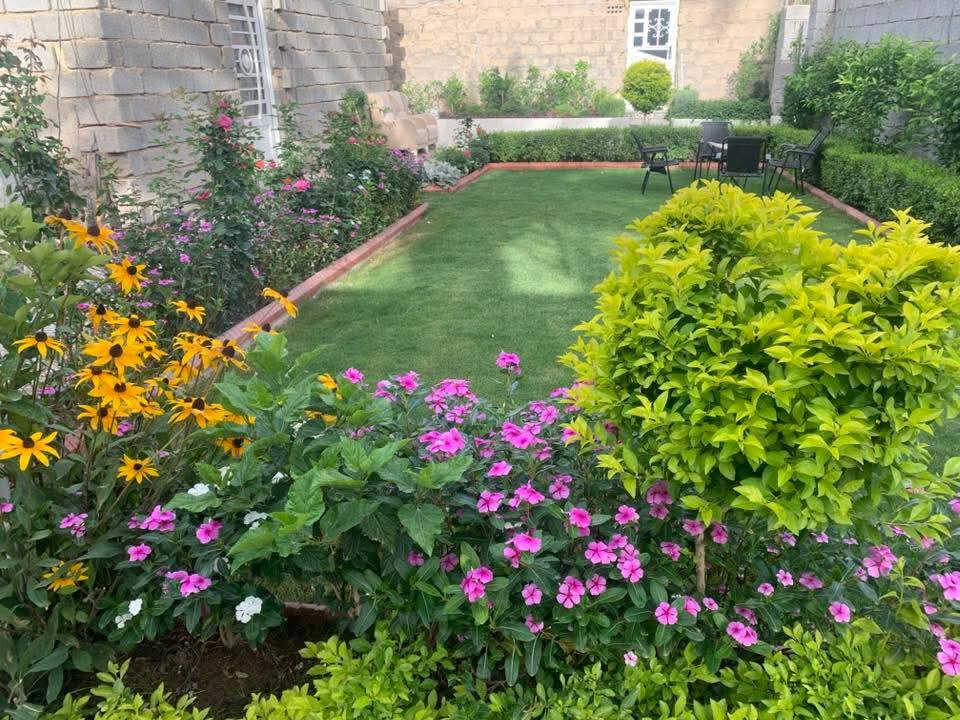 حدائقك بستان.. بأيدي ابن الموصل 🌿
السلام عليكم ورحمة الله وبركاته..
حابب تغير جو بيتك وتخلي حديقتك تفتح النفس بخدمتكم في كافة مناطق مدينة الموصل! 🪵🌸***********
​مستعدون لكافة خدمات الحدائق والترتيب:
​🌱 زراعة الثيل الطبيعي وترتيبه.
​🌹 زراعة الورد والأشجار بمختلف أنواعها.
​🌳 قلع الأشجار القديمة وتصفية الحديقة.

يتوفر رمل حديقه معه التوصيل أيضا 
​🔨 أعمال القلع والتفليش وتنظيف المكان بالكامل.
​شغل نظيف، سريع، وبأسعار طيبة ترضيكم إن شاء الله.
​📞 للتواصل والاستفسار:
​اتصال أو واتساب: 
​*********** متواجدون في جميع مناطق وأحياء الموصل، نصلكم أينما كنتم
