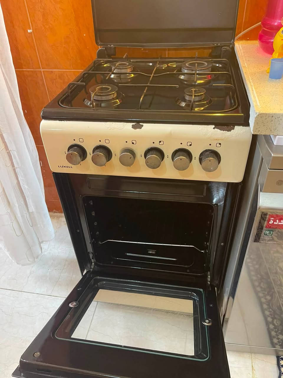 طباخ للبيع نضيف جدا سعره ٧٥ الف ***********
