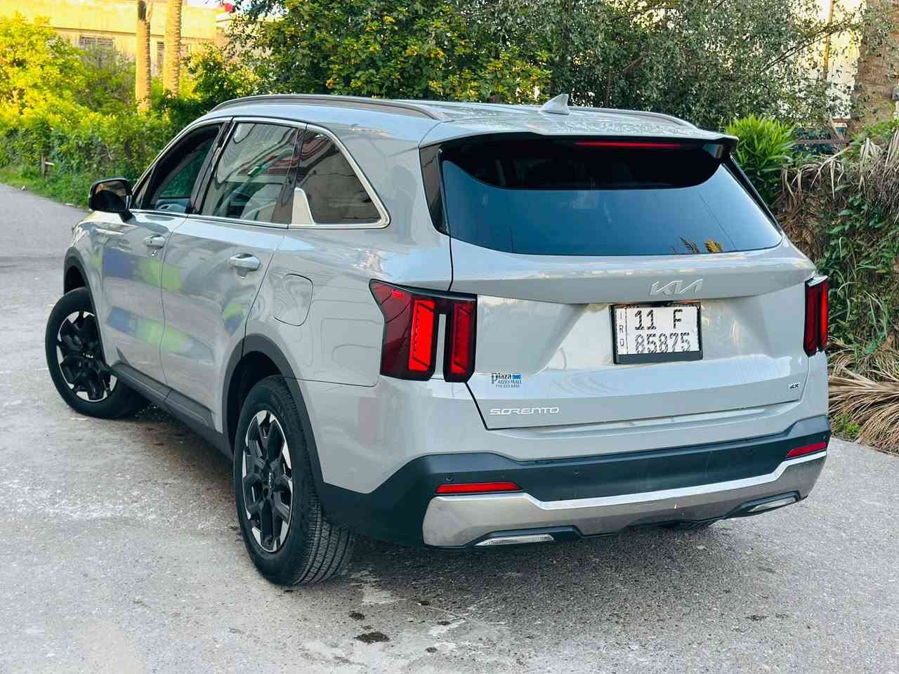 السلام عليكم كيا سورنتو 2024 ماشيه 8 الف بصمه جلد كرسي كهرباء تشغيل عن بعد شاحن واير ليس حادثهه فقط بنيد بدون دواخل صور الحادث بالمنشور فور ويل السعر 240 وبي مجال الشراي يتصل *********** مكاني بغداد
