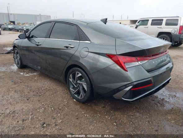 سلام عليكم النتره فول مديل 2024ماشيه 11الف السياره بدون شواصي وبدون دواخل بنيد مبدل لون ودعاميه لون بدون صبغ السياره بس خشم الجاملغ رقم بغداد الحسينيه ما متواجد على الفيس السعر 162$هاتف علي *********** البيع فقط
