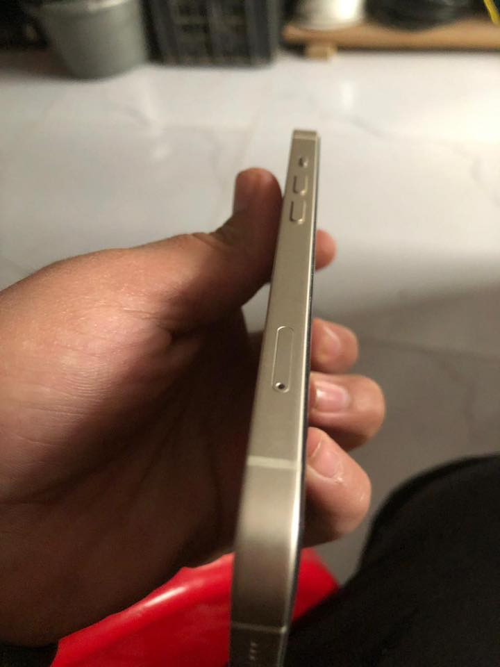 السلام عليكم جهاز ايفون ١٣عادي جهاز جديد بمعنى الكلمه دبل سيم كارت جهاز اني فتحته من الكارتون بس مكفول بس بطاريه خدمه ولا امانه اني الجهاز استخدمه يوم كامل يأخذني سعر كلش مناسب ***********عندي توصيل
