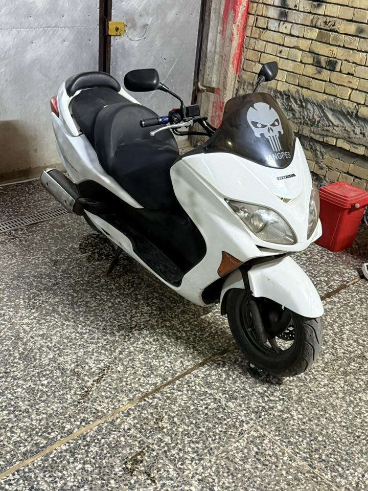 السلام عليكم
الجديد فورزة MF 0.8  دراجة كلهة شغالة وكلهة ابلادي 
مكينة فول شرط معدل ١٦٠  تخم تاير دوشمة باتري كلة جديد
كهربائيات كلهة ابلادي وكلهة شغالة 
ونضافتهة شرط احلى من الصور أوراق موجودة
مكاني بغداد العبيدي 
الشراي يتصل ***********
