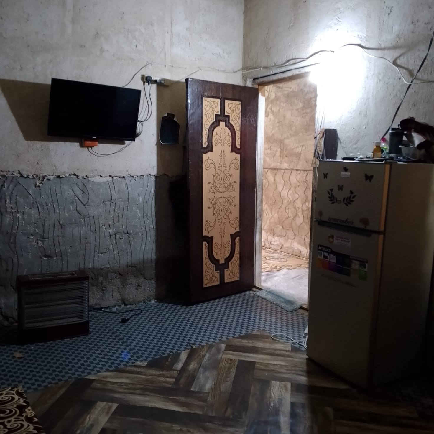 البيت 100م سند 25 كوفه حي ميسان شارع الشيوخ قرب صيدليه اصحاب الكساء البيت نهايت المزرعة الجديده يحتوه على بناء غرفه 5×4+صاله 5×4+تخاريج مكشوفه وحمام خارجي ومطبخ البناء نص مكامل البيت ابيع بسعر عرصه 16مليون مجال قليل البيت علـّۓ  ساحه موفرع ضيق حديقه مقابيه 300 متر


**إذا كنت صاحب هذا الإعلان وتريد حذفه لأي سبب، رجاءا أرسل رسالة إلى الدعم الفني**