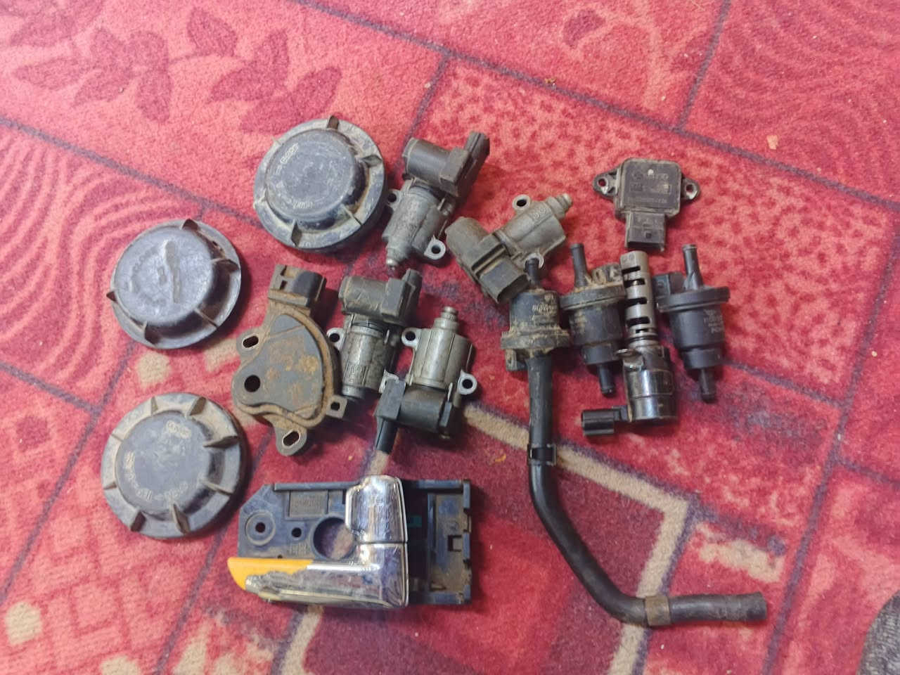 السلام عليكم 
غراض سبكترا 
البيع الي محتاجهن 
يراسلني أو يتصل 
***********
