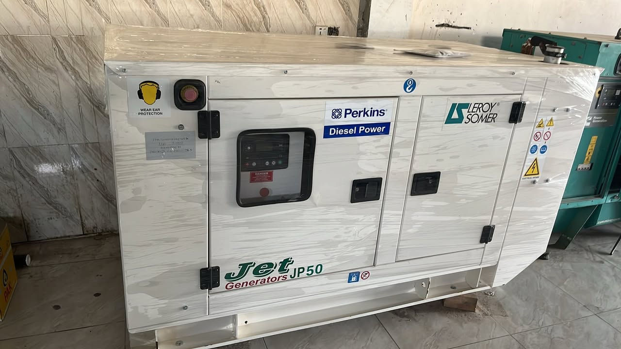 مولده بيركنز اصلي 
3 سلندر سوبر 
توليد فرنسي 
50 kva 
ضمان 1 
***********
