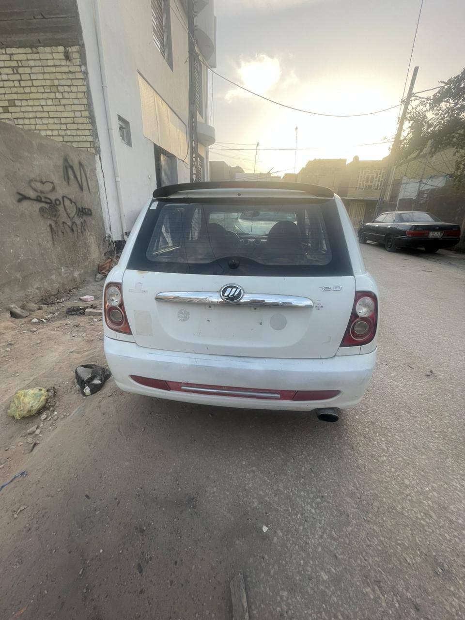 ليفان 320 رقم جديد هزه جديده باسمي موديل 2012 مقفوله ما عدى الخياسات السعر 38 العنوان نجف الاشرف للاستفسار ***********
