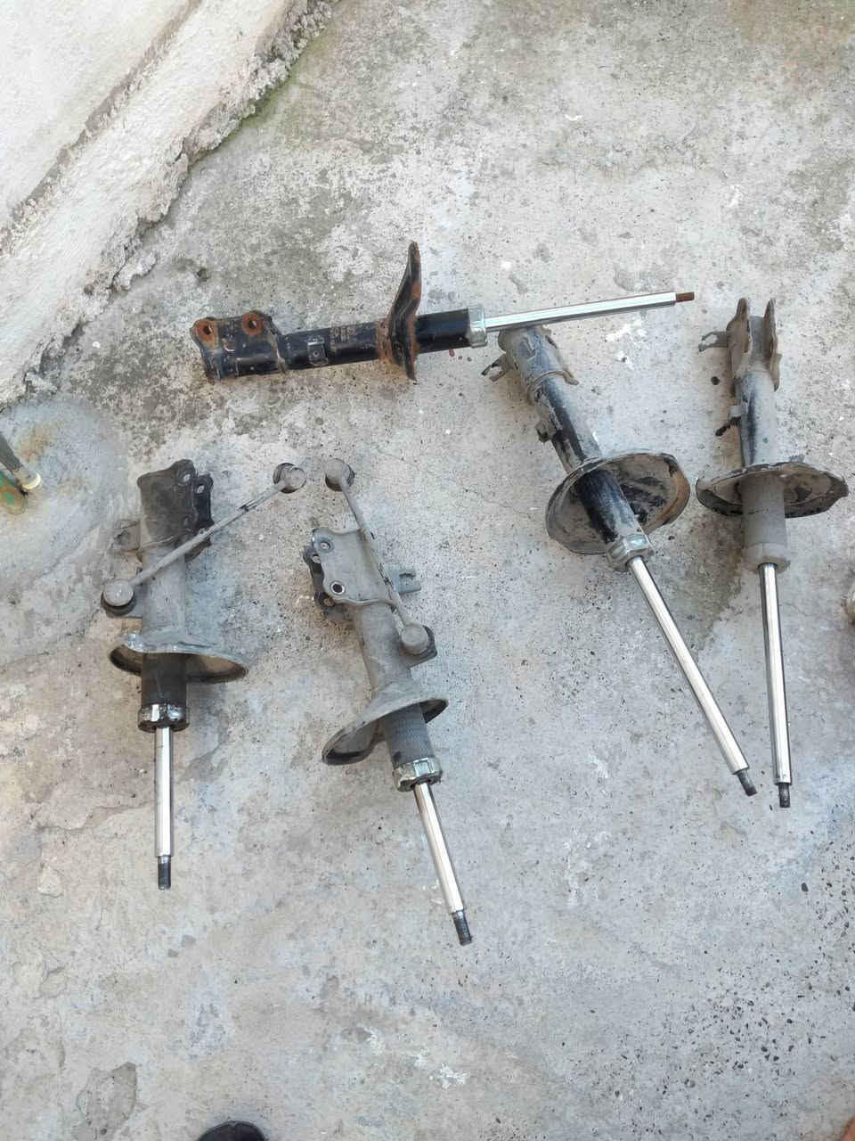 السلام عليكم طخم دبلات مال سيكي مال كصه تعال شوفو بعينك يعجبك مبارك عليك ما يعجبك براحتك حبيبي الغالي السعر ٤٠الف شرط مال سياراتي بدلتهم طخم السعر ٤٠الف المكان حي الكرامة ***********
