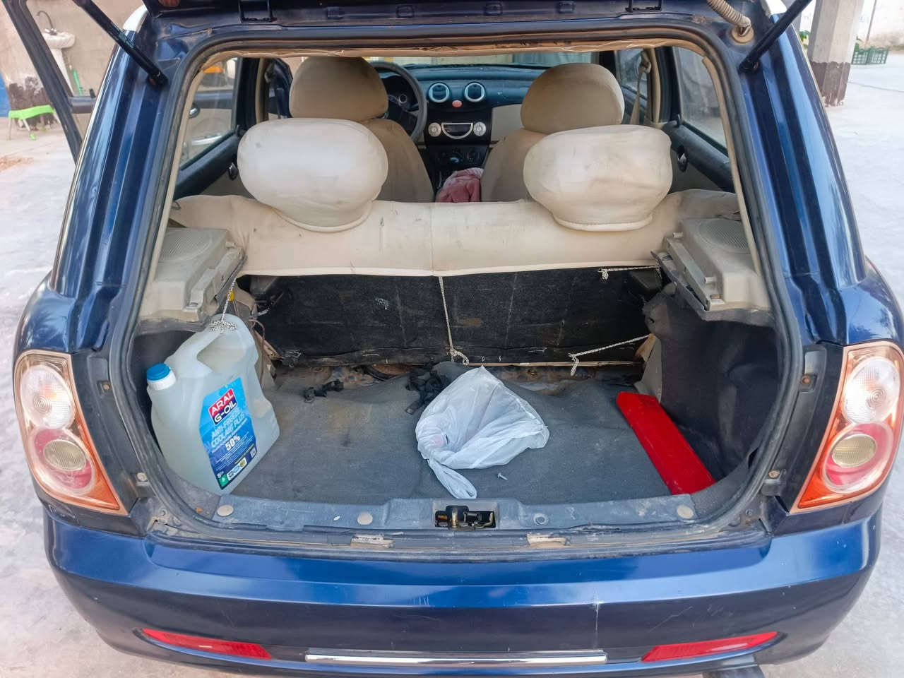 السلام عليكم ليفان مستر بن 320  
2013 رقم انكليزي بغداد باسمي تحويل ثاني يوم 
هزه بعد سنه ياله تخلص جاهزه خير من الله 

 1حداديه 100% تايرات جدد

2كهربائيات بلاديه نظيفه

3دوشمه قماره وكشنات 

. اقتصاديه جدا بالبنزين ومريحة 

4سنتر لوك قفل  مركزي  مع تصعيد الجام
 
5لايتات كشافات كلها نظيفه 

6منظومة تبريد جديده نقصها غاز 

7 جامه جديده بطاين جدد 

8 كيجات كلها شغاله ماكو كلوب جك انجن ولا اي كلوب الحمدلله 

سياره جهازه وحلوه ومناسبه واقتصادية جدا بالبنزين ورزنه وكعدته حلوه سياره بيها باب مبدل وطخات  والكشر بي ملاحظات بسيطه   
السعر 33 وبيها مجال للطيبين
مكاني بابل مشروع المسيب  ***********
