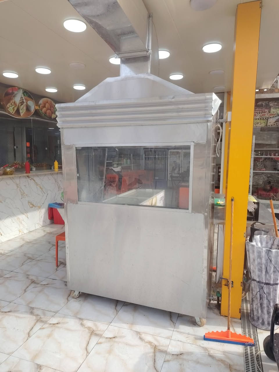 منقله سل ستيل +ميز سل ستيل+عجانه  +فرن بيزه + البيع تصل رقم ***********
