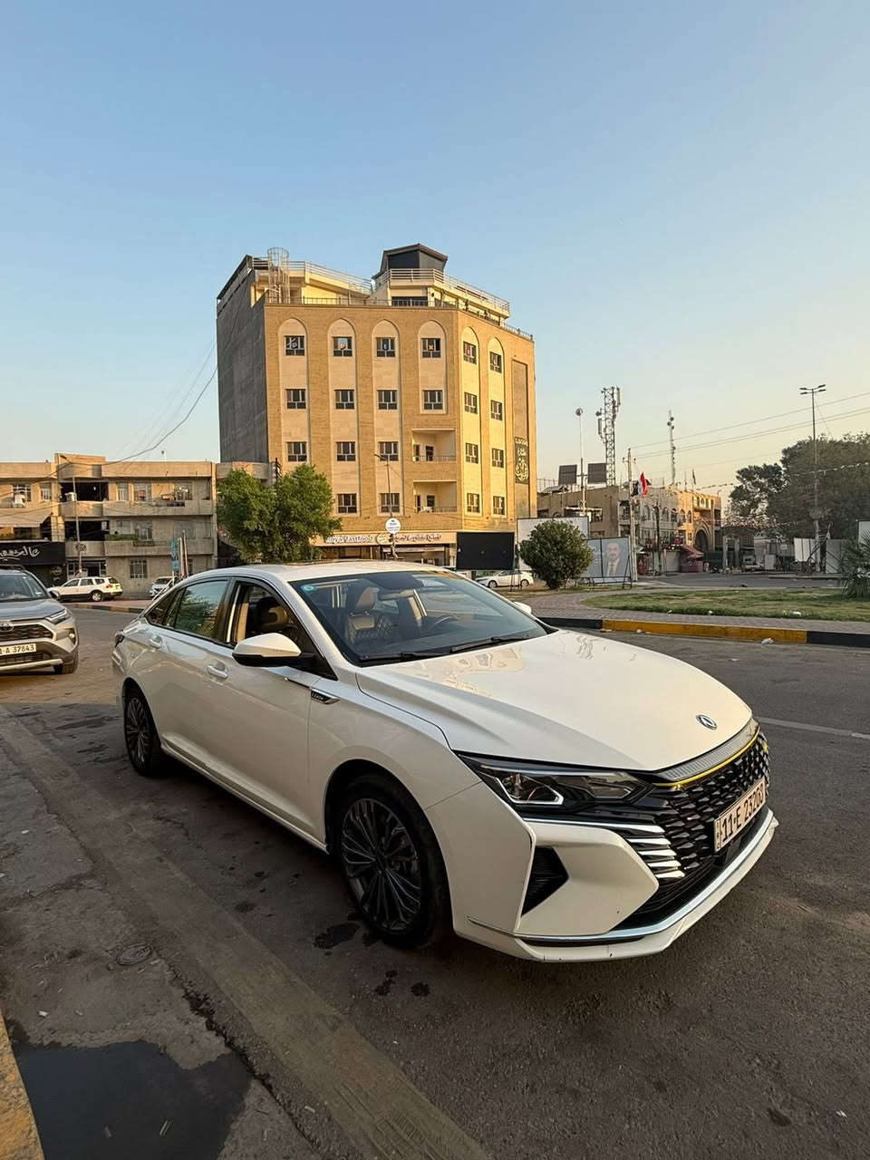 دونك فينك 2023
شاين A60 MAX هايبرد فول مواصفات
       المواصفات العامة:
محرك 1.5 تيربو + نظام هايبرد (اقتصادية جداً)
ماشية 49 الف كيلو
سيارة شركة ليث العبيدي 
بعدها ضمن الضمان باقيلهة 4 سنين على الكير والمحرك والبطارية
السيارة حادثهة كما موضح بالسونار .
رقم بغداد 
مواصفات السيارة:
غرفة داخلية واسعة جداً ومريحة
عزل ممتاز للصوت والحرارة
ثلاجة داخلية اصلية
تبريد امامي وخلفي (قطعتين) 
فتحة سقف
شاشة كبيرة نظام ذكي + كاميرا خلفية
تحكمات ستيرن
كراسي جلد 
أنظمة قيادة متعددة (اقتصادي - عادي - رياضي)
6 حساسات ( امامية + خلفية)
مكاني بغداد الاعظمية 
وبعد بيهة شغلات حلوة ومواصفات
السعر:19 مليون وبيهة مجال بسيط
*********** واتساب .
