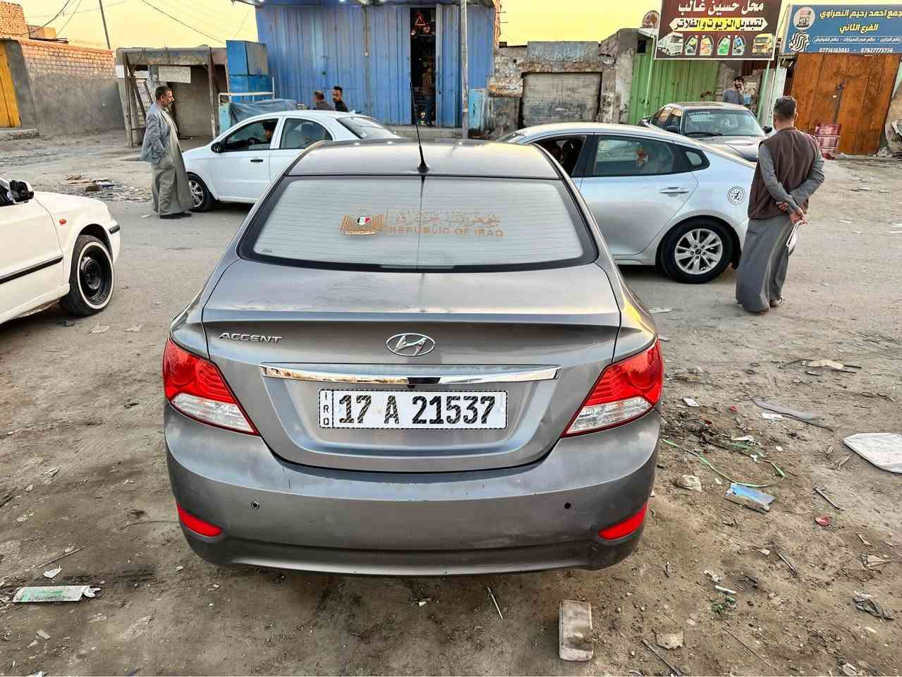 السياره احلا من الصور بهواي اكسنت موديل 2015 سياره  1400 خليجيه مثل ماتشوف كدامك السياره كفاله من عده الجاملاغات شخوط وشغل بسيط سيارة بيت ما متعوبه سعرها 80 رقمي هذا للشراي فقط. ***********رايد ابيعها لان اريد ابدلها مو لان بيها شي الله شاهد السماوا, المثنى
