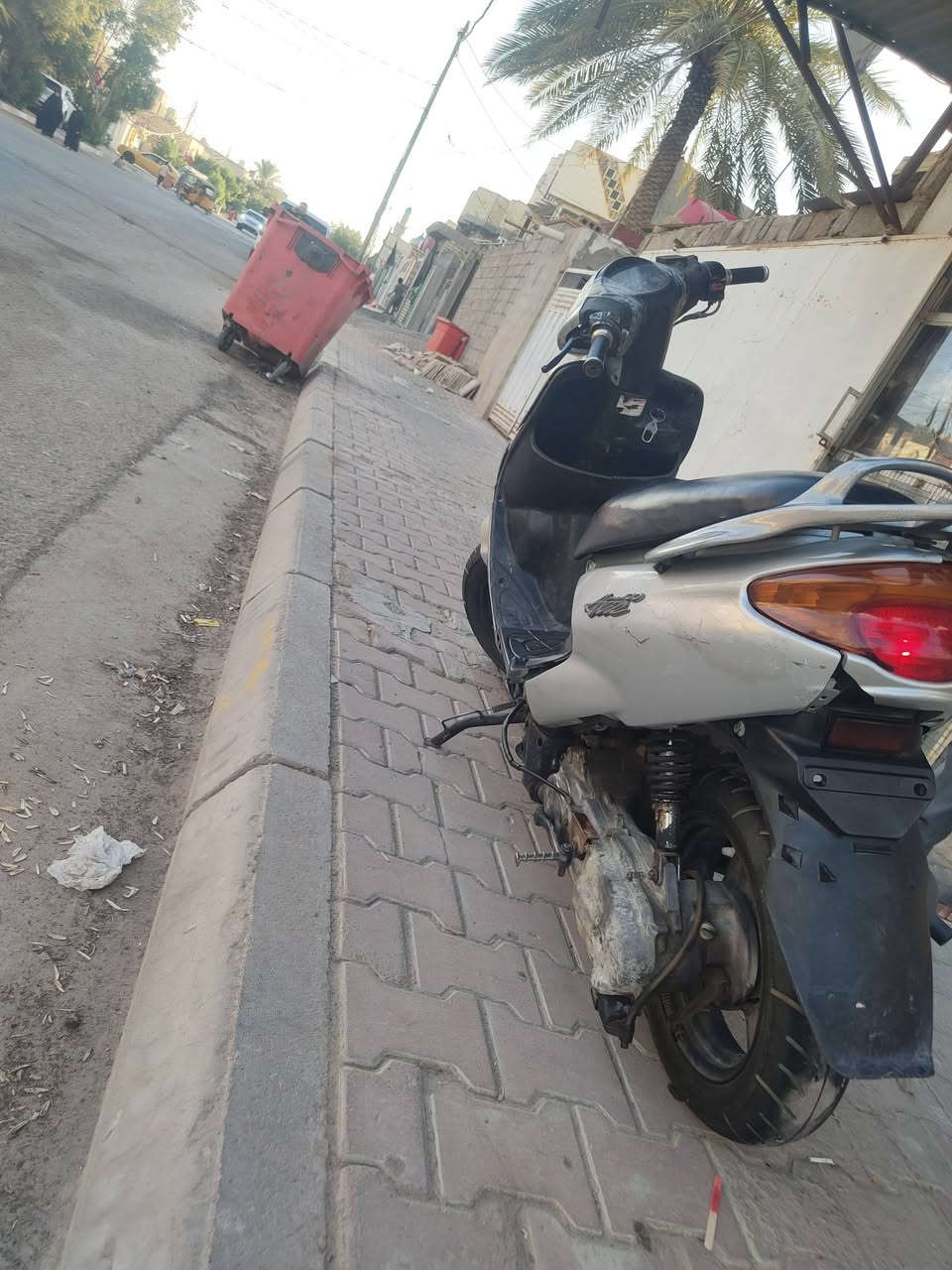 السلام عليكم دراجه لكزز مابيه نقوصات نضيفه الدراجه مجفته مره وحده بس سعره 300وبيه مجال حك الجيه العنوان كربلاء حي العامل المنطقه الثامنه قرب جامع الرسول العظم او جامع ال شبل ***********واتساب فقط
