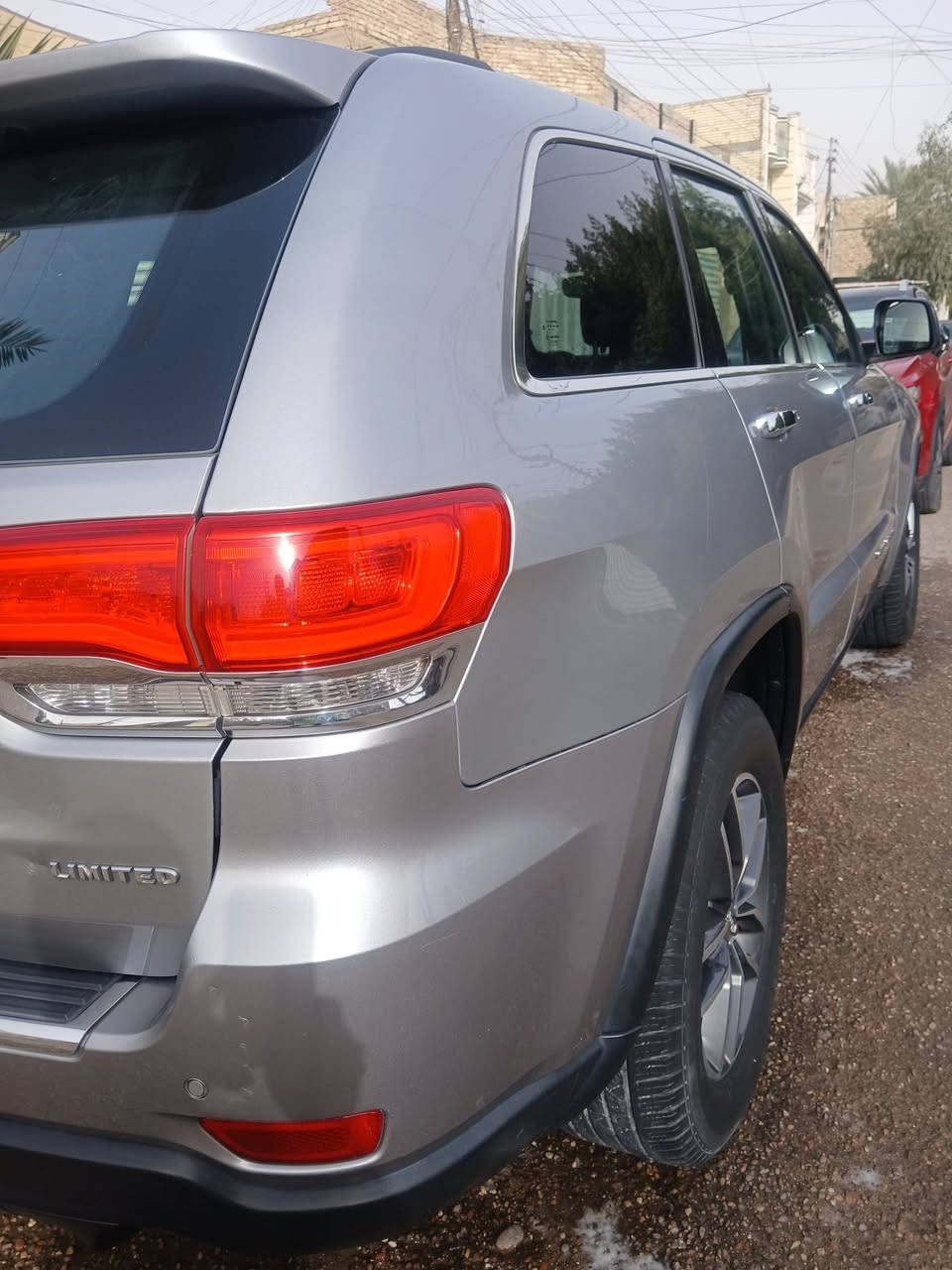 جيب لمتدت فول مواصفات بأسمي بغداد موديل ١٧ كير محرك تبريد كهربائيات كلها ممتازة حادثها جاملغ وبنيد والبجم كبس وكتف الجاملغ بي صبغ والدوسة جوة رجل السايق بيها صبغ وماشر عليهن باللون الأزرق السعر ١٨٥ وبيهه مجال بسيط للشراي ورجاءا الشراي يجي ويشوف وبخدمته .شكرا لإدارة الموقع الإتصال او واتساب ***********
للعلم السيارة بدون ايرباك.
