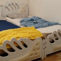 سرير • صادق