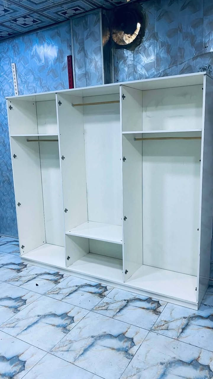 💎💗 غرفة تركي مستخدم
5قطع 
💯 نظافة 95%
🚪 نظام أبواب مرتب
💸 السعر475
🪛 شد مجاني
🚚 نقل مجاني و المحافظات بكروه للاستفسار والحجز اخذ صوره و دزو واتساب فقط و اذا عدكم غرف للبيع دزولي أخذ.***********
